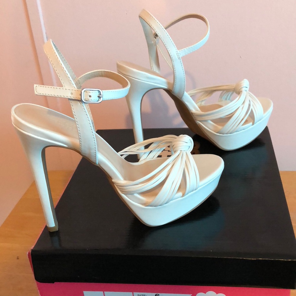 Heels - Picture 2 of 5